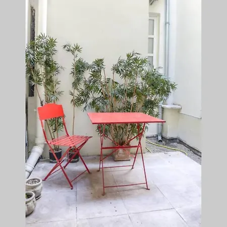 Petits Carreaux Studio And Terrace In Montorgueil Paris